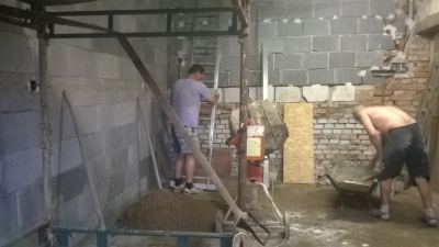 Stavba stáčírny medu