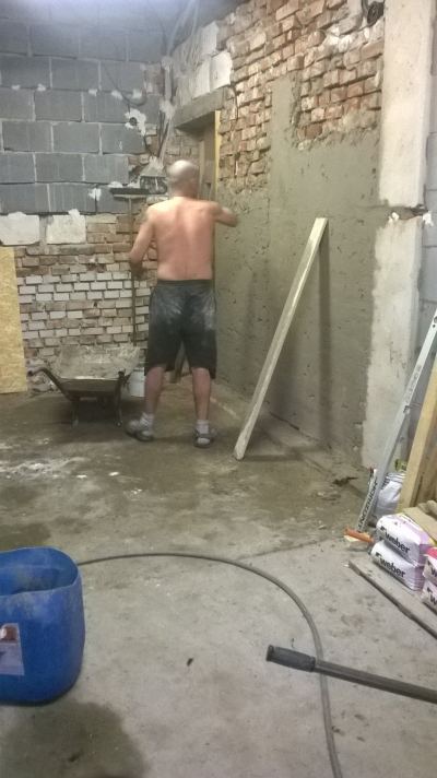 Stavba stáčírny medu